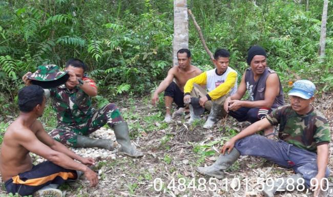 Babinsa Koramil Inhu Ajak Masyarakat Cegah Karhutla